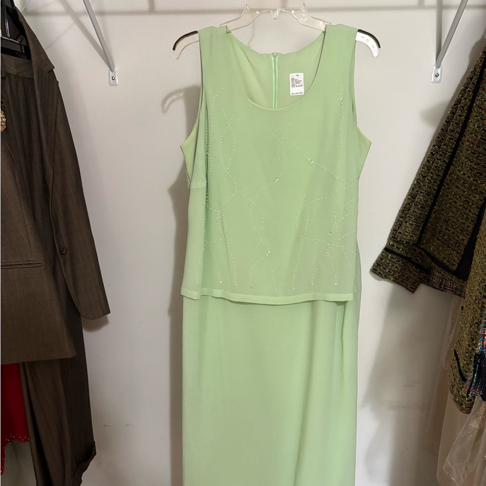 Green Sheath Skirt Set for Wedding Guest